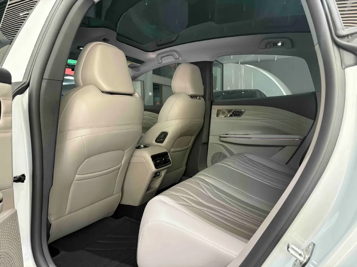 2025 Geely Galaxy Starshine 8 1.5L 112HP L4 1DHT PHEV,autocango,china used car exporter,china ev exporter,chinese used car exporter,chinese used ev exporter