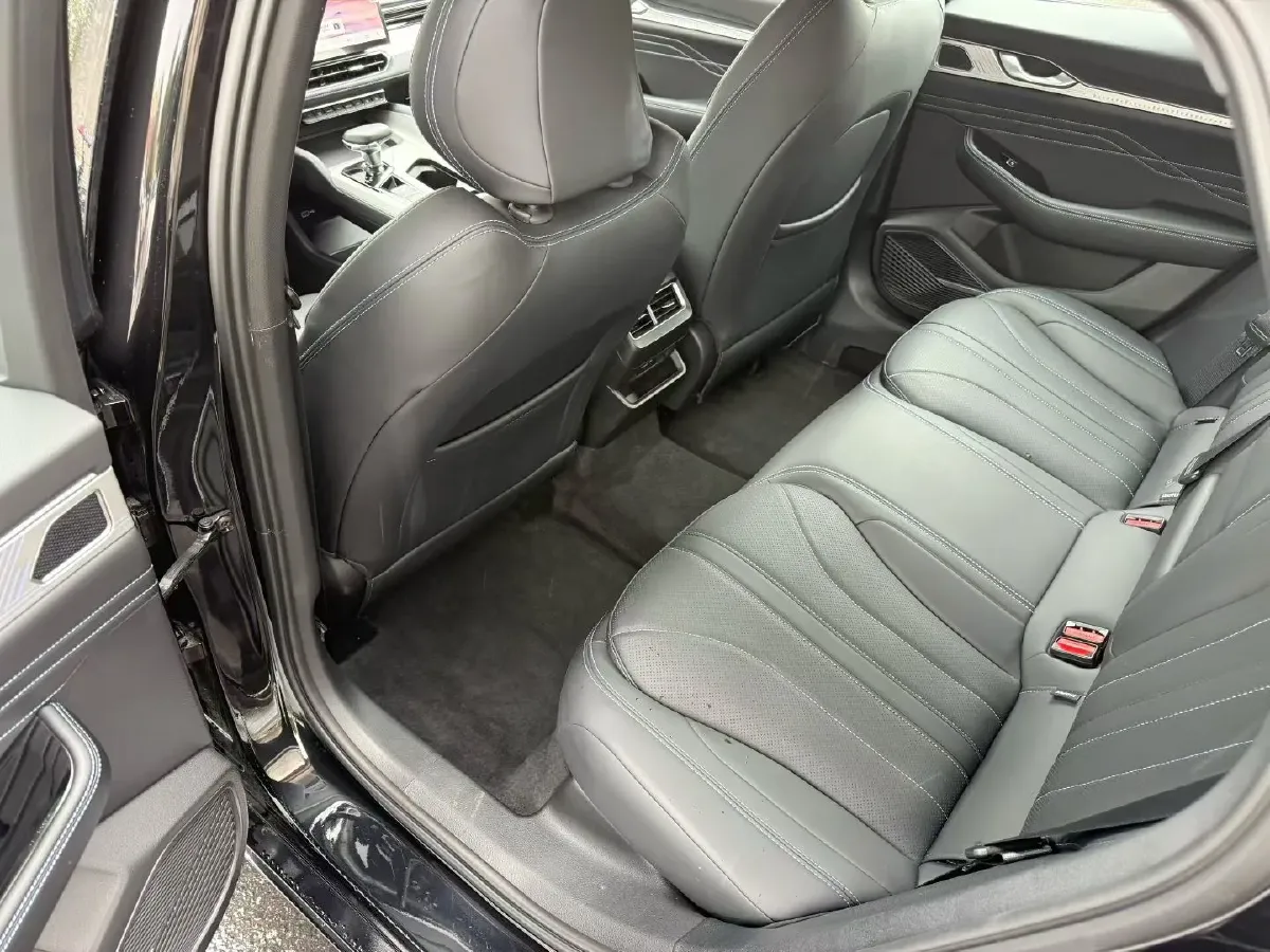 2025 Geely Preface 1.5T 181HP L4 7DCT,autocango,china used car exporter,china ev exporter,chinese used car exporter,chinese used ev exporter