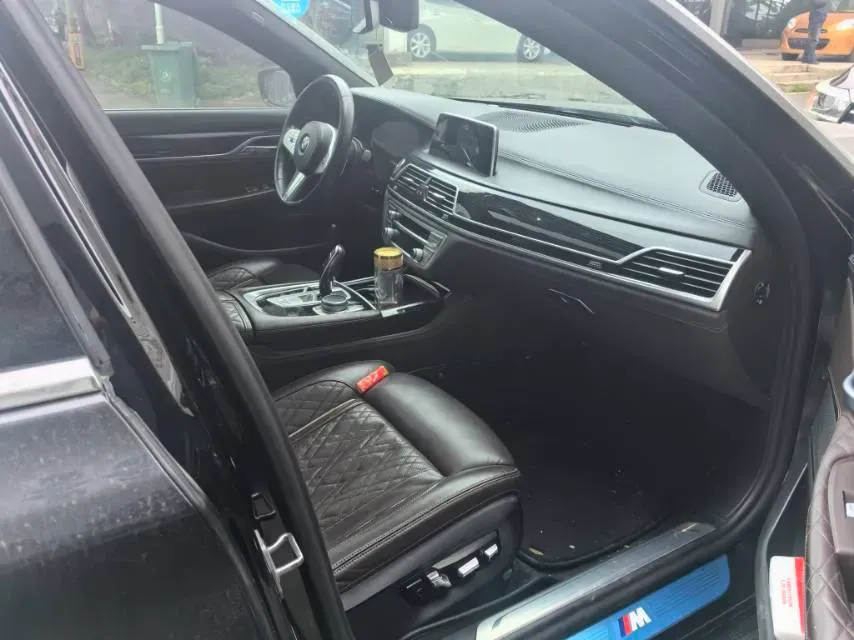 2019 BMW 7 Series 3.0T 340HP L6 8AT,autocango,china used car exporter,china ev exporter,chinese used car exporter,chinese used ev exporter