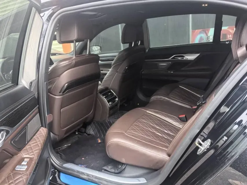 2019 BMW 7 Series 3.0T 340HP L6 8AT,autocango,china used car exporter,china ev exporter,chinese used car exporter,chinese used ev exporter