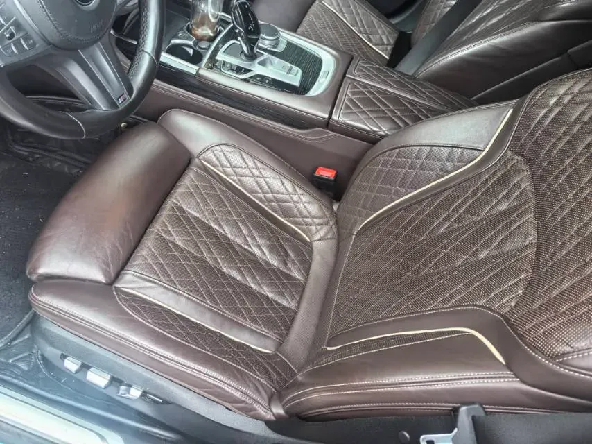 2019 BMW 7 Series 3.0T 340HP L6 8AT,autocango,china used car exporter,china ev exporter,chinese used car exporter,chinese used ev exporter