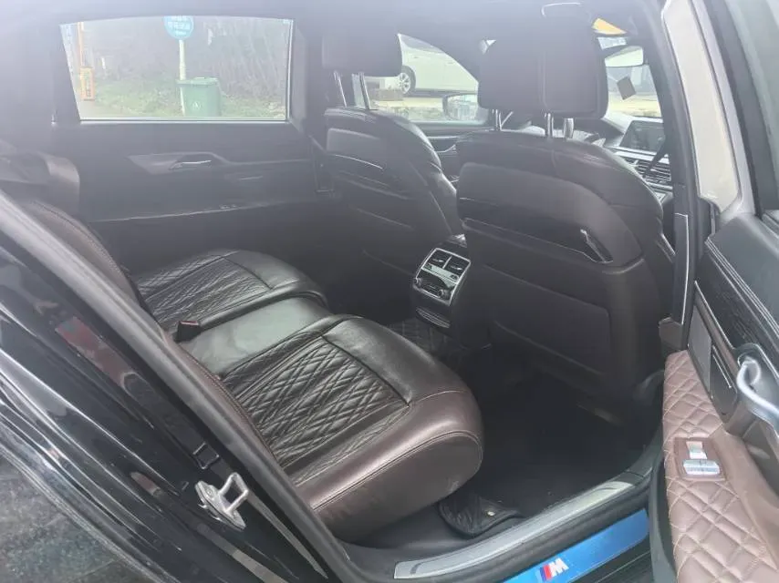 2019 BMW 7 Series 3.0T 340HP L6 8AT,autocango,china used car exporter,china ev exporter,chinese used car exporter,chinese used ev exporter