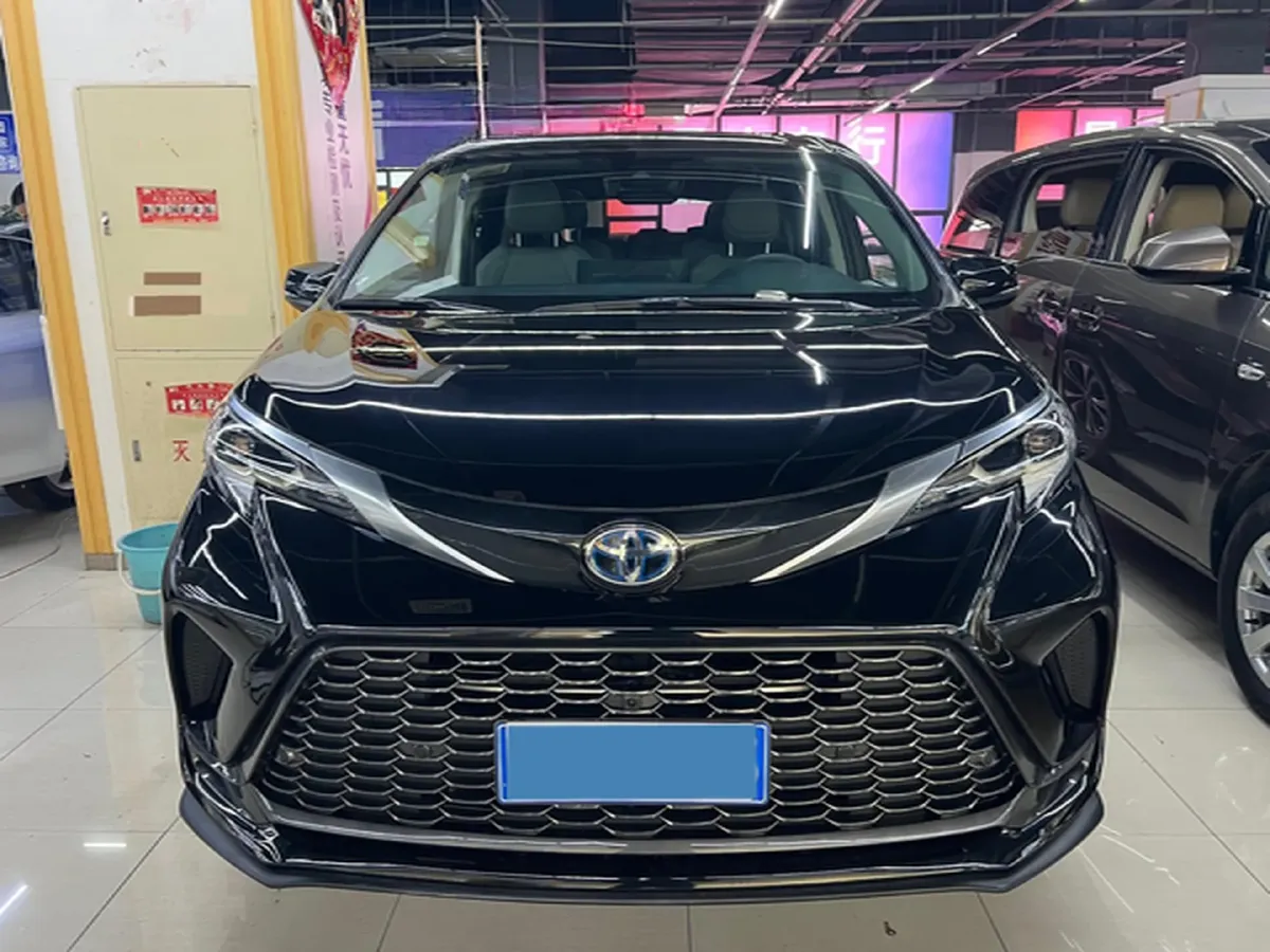 2023 Toyota Granvia 2.5L 189HP L4 E-CVT Hybrid,autocango,china used car exporter,china ev exporter,chinese used car exporter,chinese used ev exporter