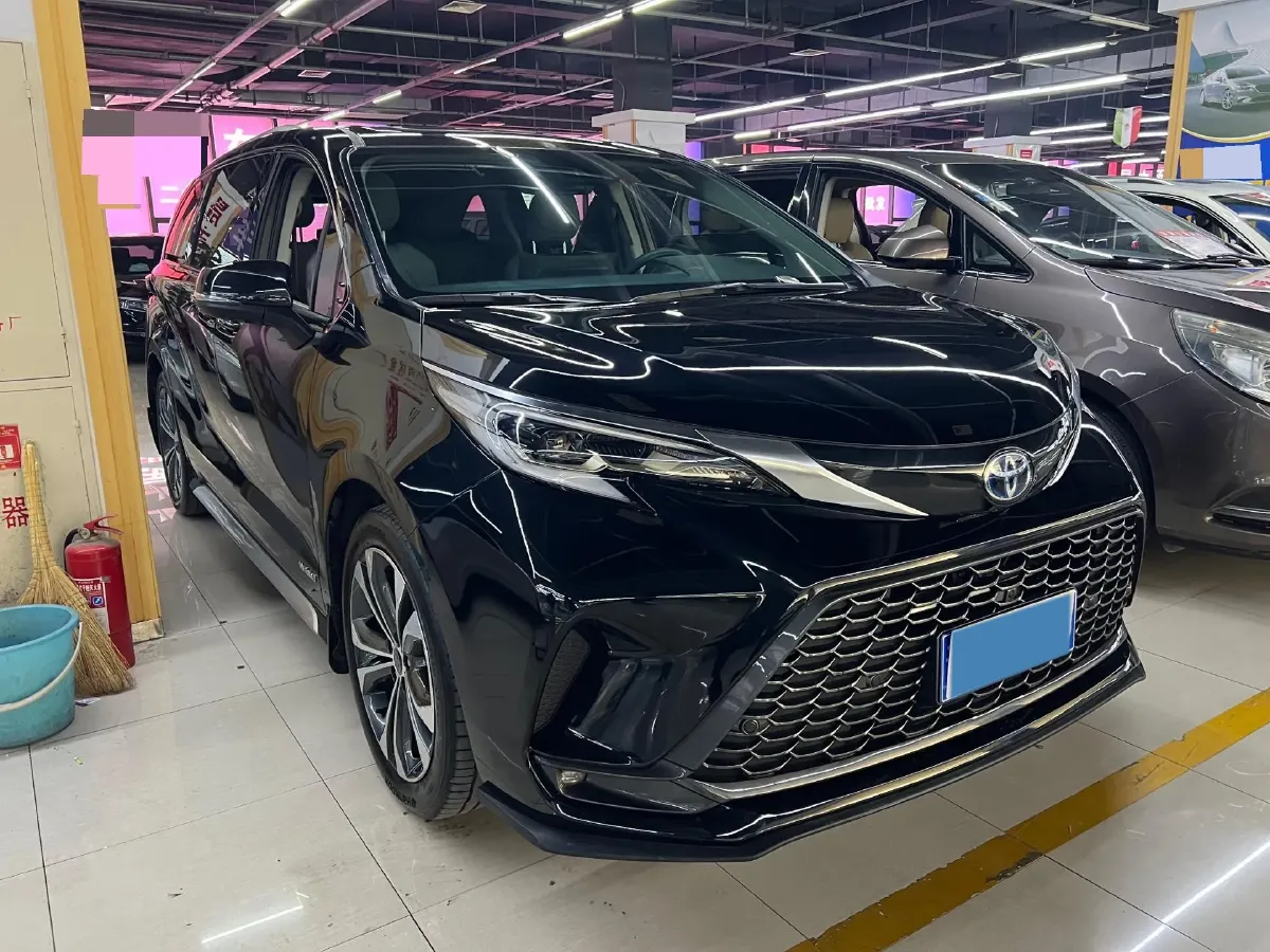 2023 Toyota Granvia 2.5L 189HP L4 E-CVT Hybrid,autocango,china used car exporter,china ev exporter,chinese used car exporter,chinese used ev exporter