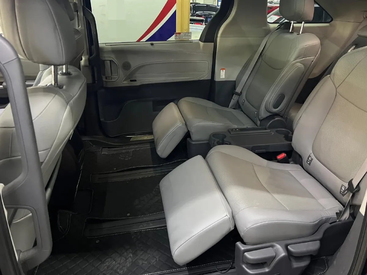 2023 Toyota Granvia 2.5L 189HP L4 E-CVT Hybrid,autocango,china used car exporter,china ev exporter,chinese used car exporter,chinese used ev exporter