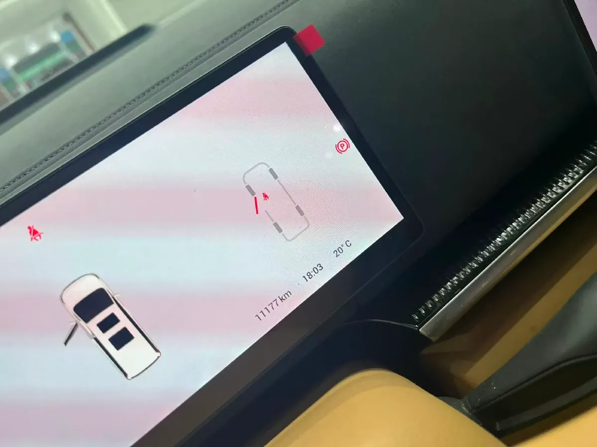 2025 Voyah Dream 1.5T 150HP L4 PHEV 41.7KWH,autocango,china used car exporter,china ev exporter,chinese used car exporter,chinese used ev exporter