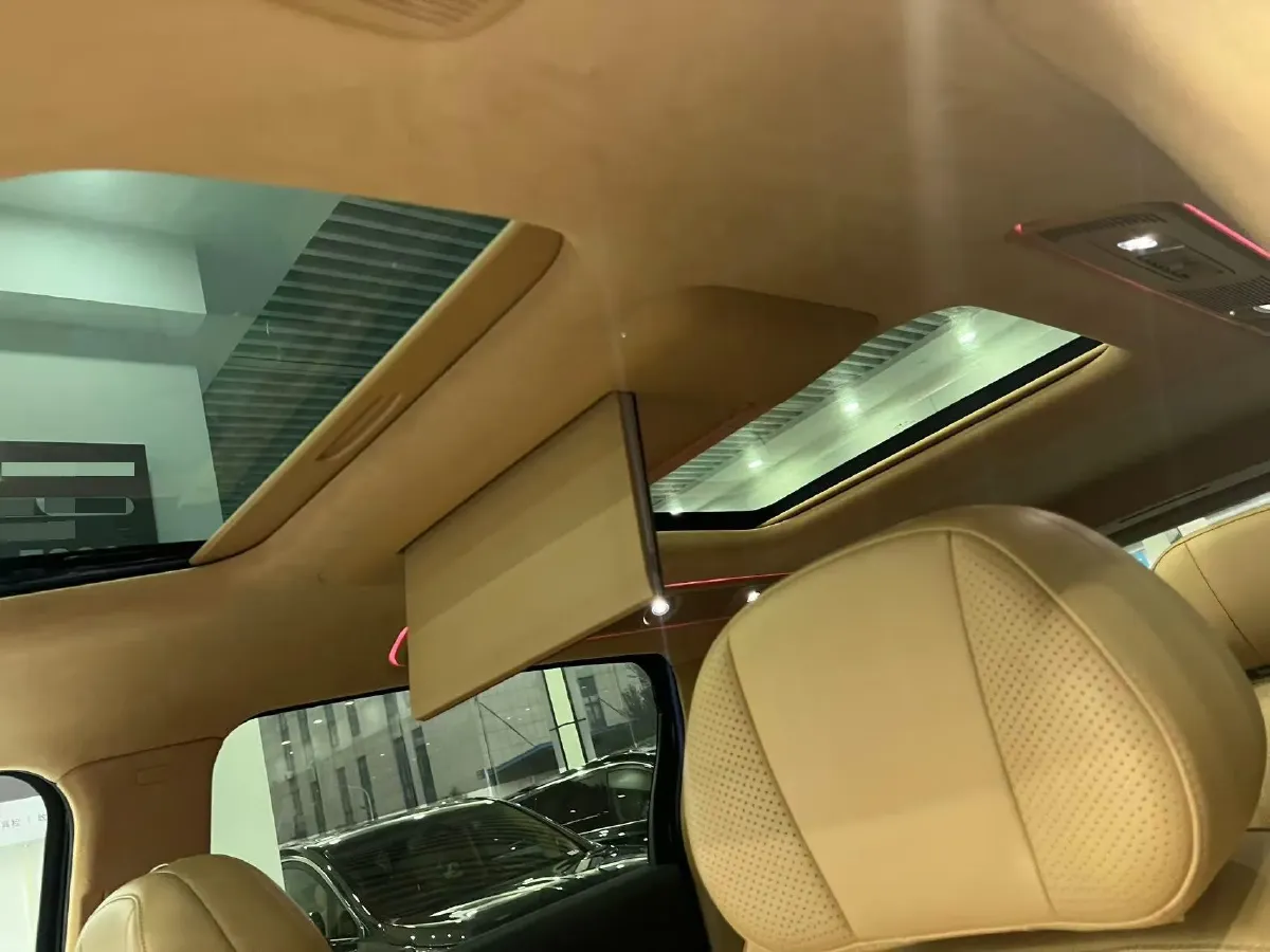 2025 Voyah Dream 1.5T 150HP L4 PHEV 41.7KWH,autocango,china used car exporter,china ev exporter,chinese used car exporter,chinese used ev exporter