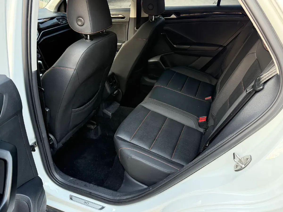 2021 Volkswagen T-Roc 1.4T 150HP L4 7DCT,autocango,china used car exporter,china ev exporter,chinese used car exporter,chinese used ev exporter