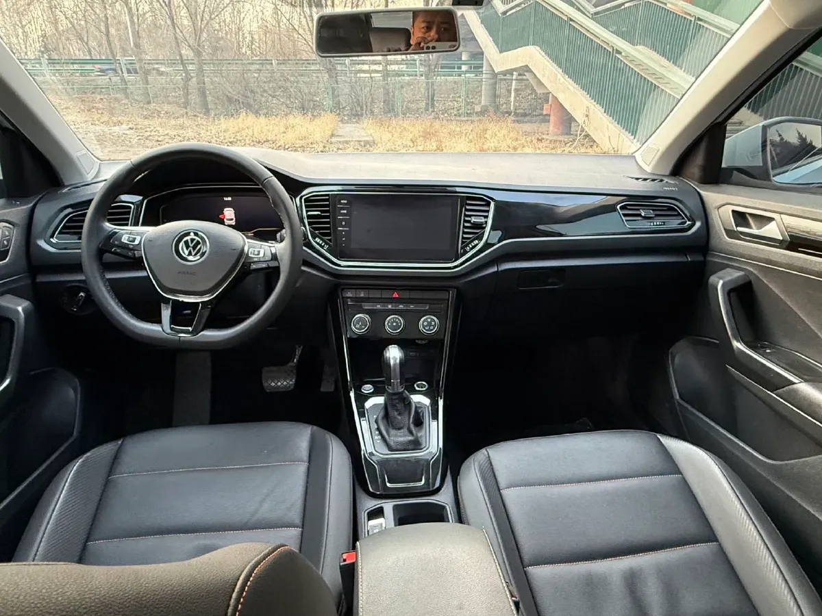 2021 Volkswagen T-Roc 1.4T 150HP L4 7DCT,autocango,china used car exporter,china ev exporter,chinese used car exporter,chinese used ev exporter