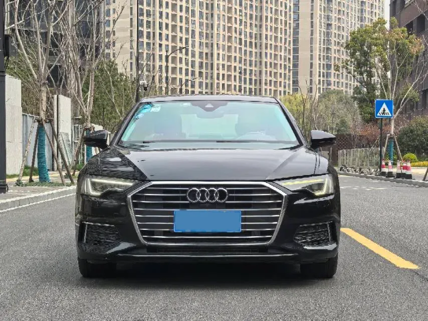 2019 Audi A6L 2.0T 190HP L4 7DCT,autocango,china used car exporter,china ev exporter,chinese used car exporter,chinese used ev exporter
