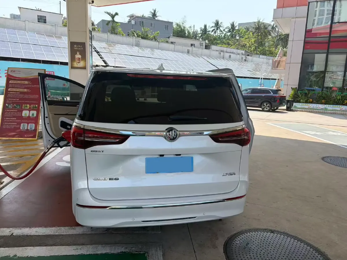 2022 Buick GL8 2.0T 237HP L4 9AT,autocango,china used car exporter,china ev exporter,chinese used car exporter,chinese used ev exporter