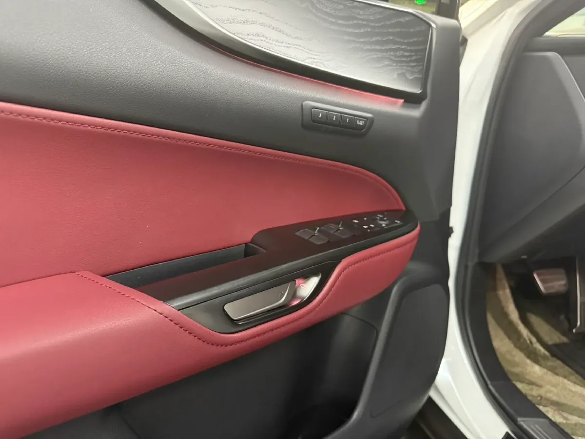 2022 Lexus NX 2.5L 192HP L4 E-CVT Hybrid,autocango,china used car exporter,china ev exporter,chinese used car exporter,chinese used ev exporter