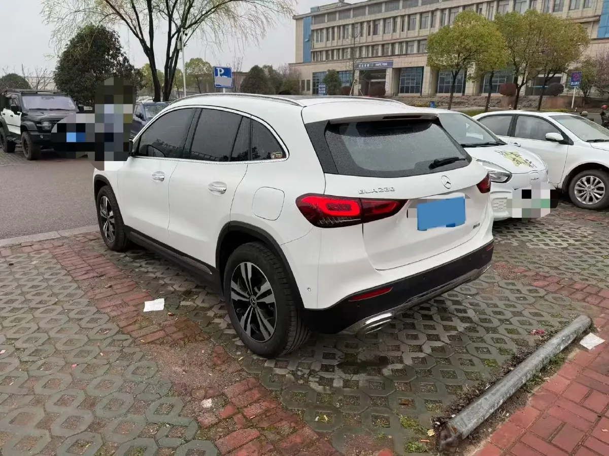 2023 Mercedes-Benz GLA Class 2.0T 190HP L4 8DCT,autocango,china used car exporter,china ev exporter,chinese used car exporter,chinese used ev exporter