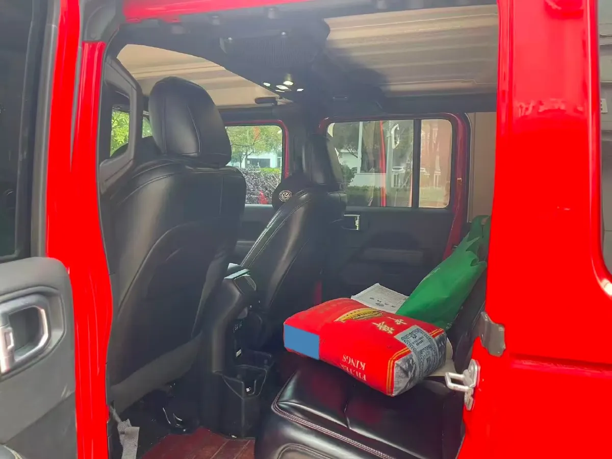 2021 Jeep Wrangler 2.0T 266HP L4 8AT,autocango,china used car exporter,china ev exporter,chinese used car exporter,chinese used ev exporter