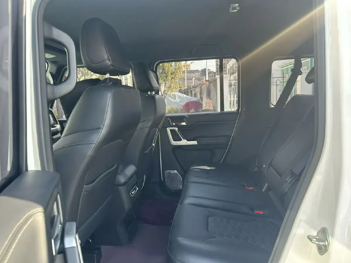 2024 212 212 T01 2.0T 252HP L4 8AT,autocango,china used car exporter,china ev exporter,chinese used car exporter,chinese used ev exporter