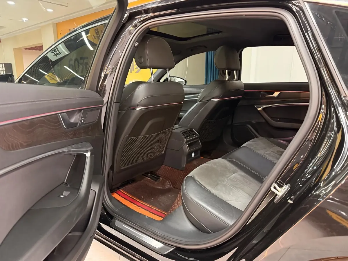 2021 Audi A6L 2.0T 190HP L4 7DCT,autocango,china used car exporter,china ev exporter,chinese used car exporter,chinese used ev exporter