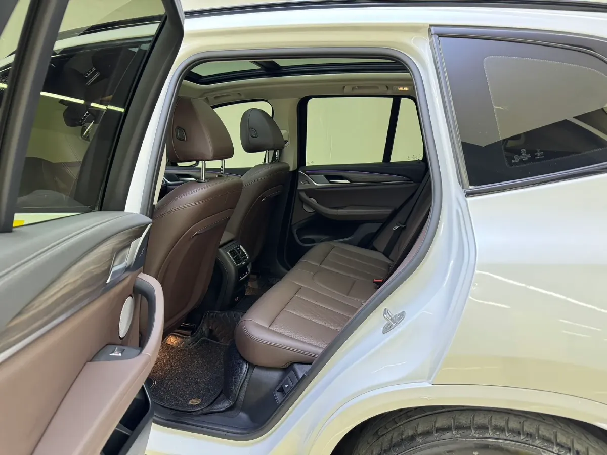 2022 BMW X3 2.0T 252HP L4 8AT,autocango,china used car exporter,china ev exporter,chinese used car exporter,chinese used ev exporter