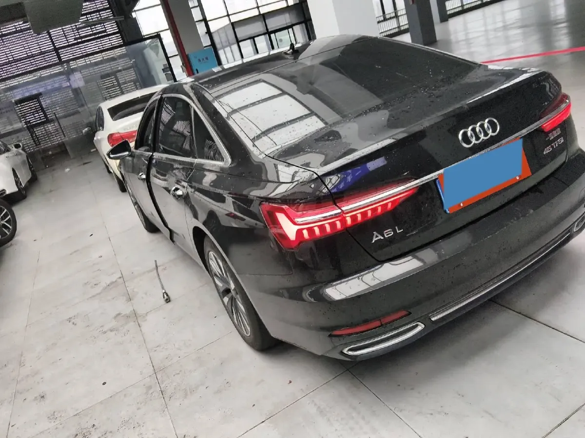 2021 Audi A6L 2.0T 224HP L4 7DCT,autocango,china used car exporter,china ev exporter,chinese used car exporter,chinese used ev exporter