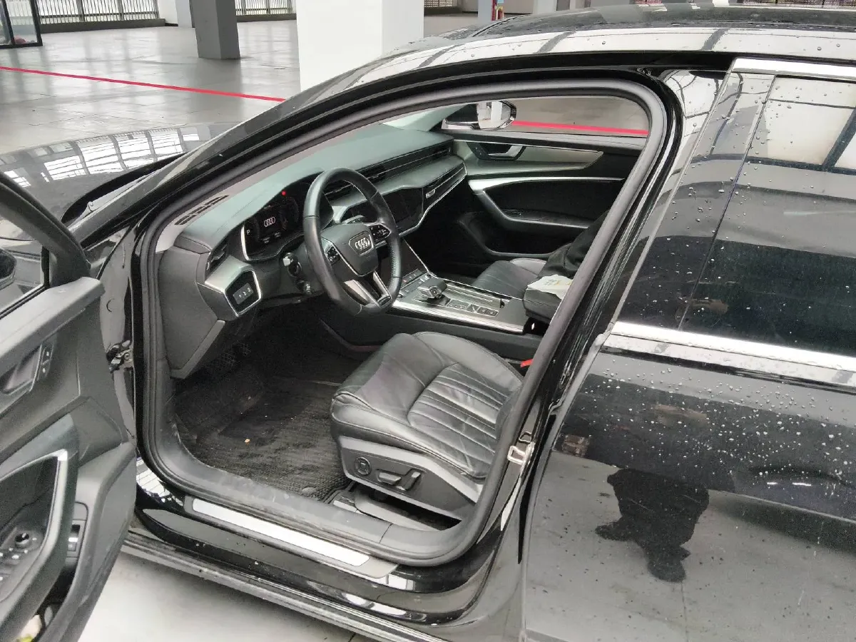 2021 Audi A6L 2.0T 224HP L4 7DCT,autocango,china used car exporter,china ev exporter,chinese used car exporter,chinese used ev exporter