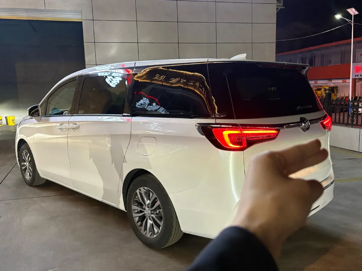 2021 Buick GL8 2.0T 237HP L4 9AT,autocango,china used car exporter,china ev exporter,chinese used car exporter,chinese used ev exporter