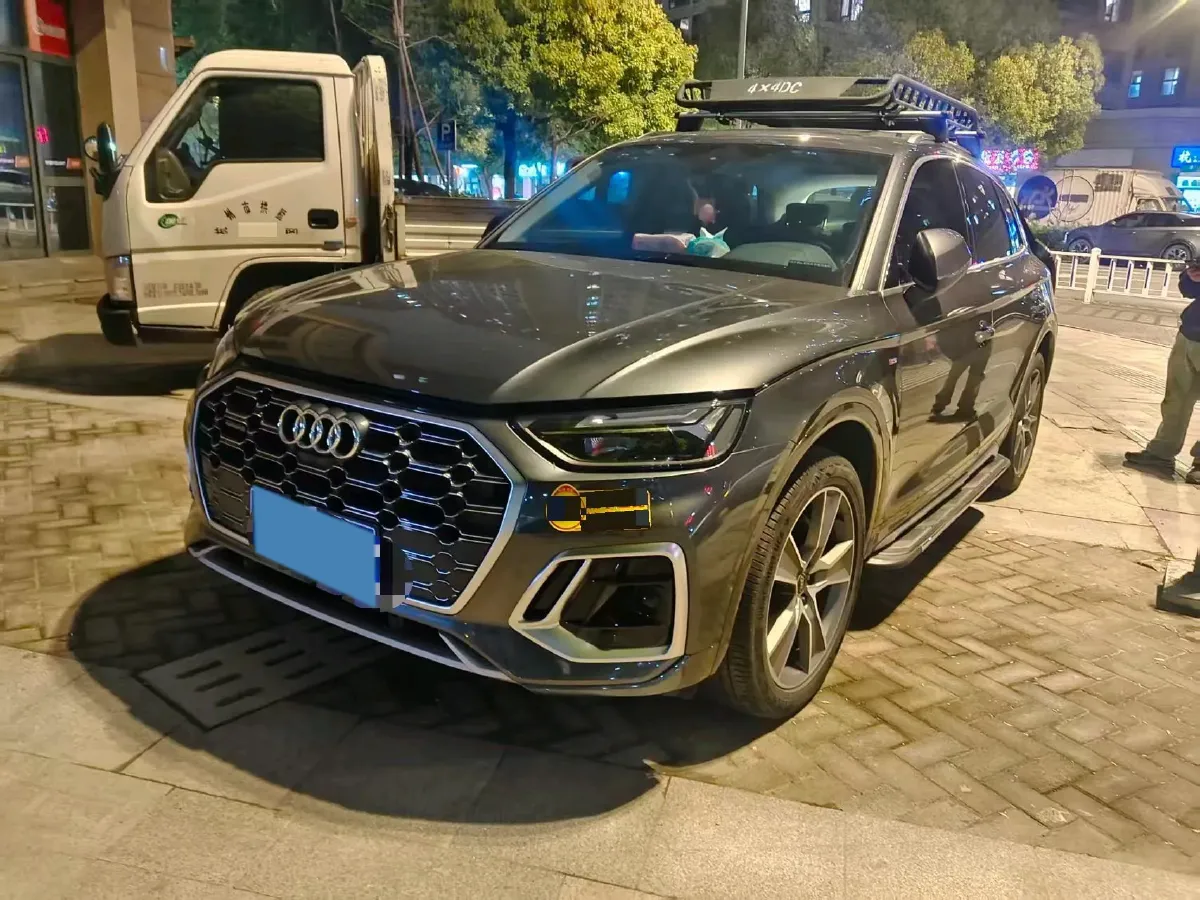 2022 Audi Q5L 2.0T 252HP L4 7DCT,autocango,china used car exporter,china ev exporter,chinese used car exporter,chinese used ev exporter