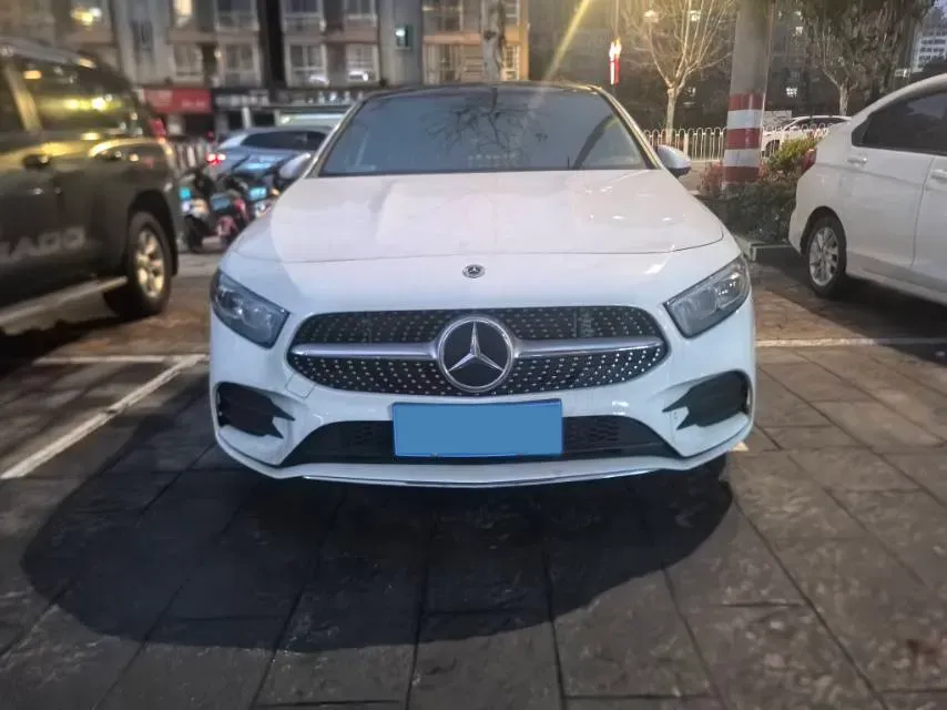 2022 Mercedes-Benz A Class 1.3T 163HP L4 7DCT,autocango,china used car exporter,china ev exporter,chinese used car exporter,chinese used ev exporter