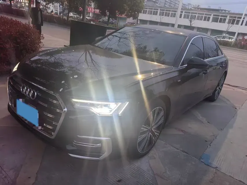 2024 Audi A6L 2.0T 245HP L4 7DCT,autocango,china used car exporter,china ev exporter,chinese used car exporter,chinese used ev exporter