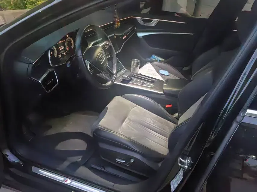 2024 Audi A6L 2.0T 245HP L4 7DCT,autocango,china used car exporter,china ev exporter,chinese used car exporter,chinese used ev exporter