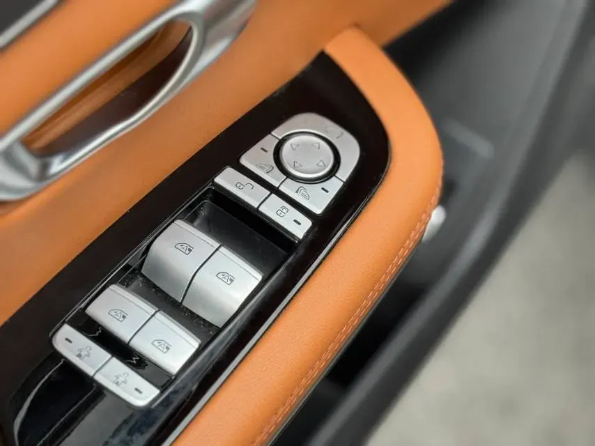 2022 Volkswagen Tiguan L 2.0T 186HP L4 7DCT,autocango,china used car exporter,china ev exporter,chinese used car exporter,chinese used ev exporter