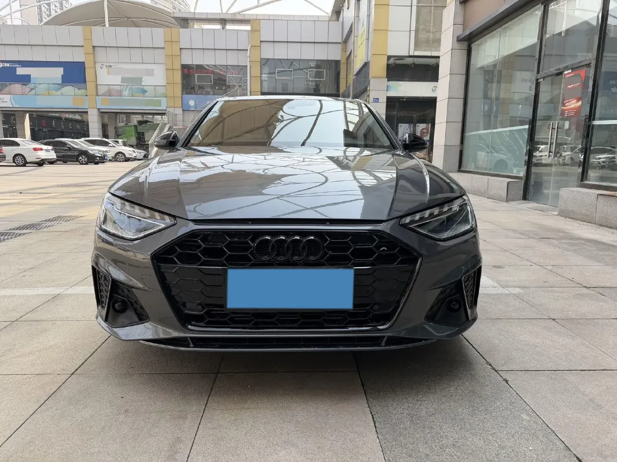 2022 Audi A4L 2.0T 190HP L4 7DCT,autocango,china used car exporter,china ev exporter,chinese used car exporter,chinese used ev exporter