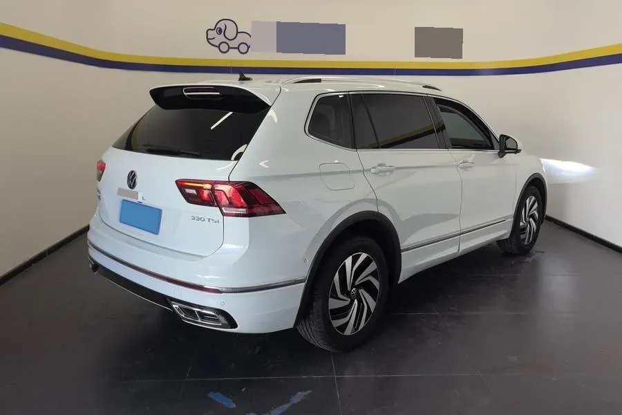 2024 Volkswagen Tiguan L 2.0T 186HP L4 7DCT,autocango,china used car exporter,china ev exporter,chinese used car exporter,chinese used ev exporter