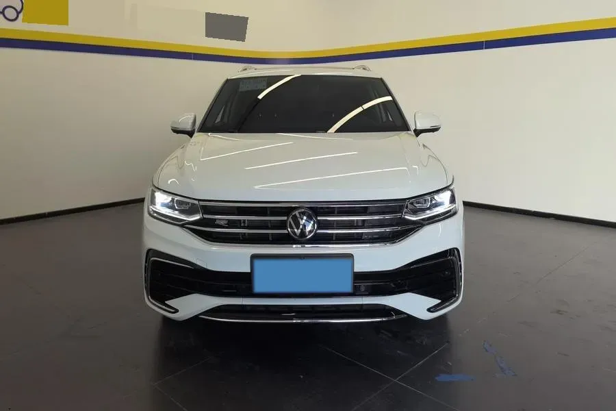 2024 Volkswagen Tiguan L 2.0T 186HP L4 7DCT,autocango,china used car exporter,china ev exporter,chinese used car exporter,chinese used ev exporter