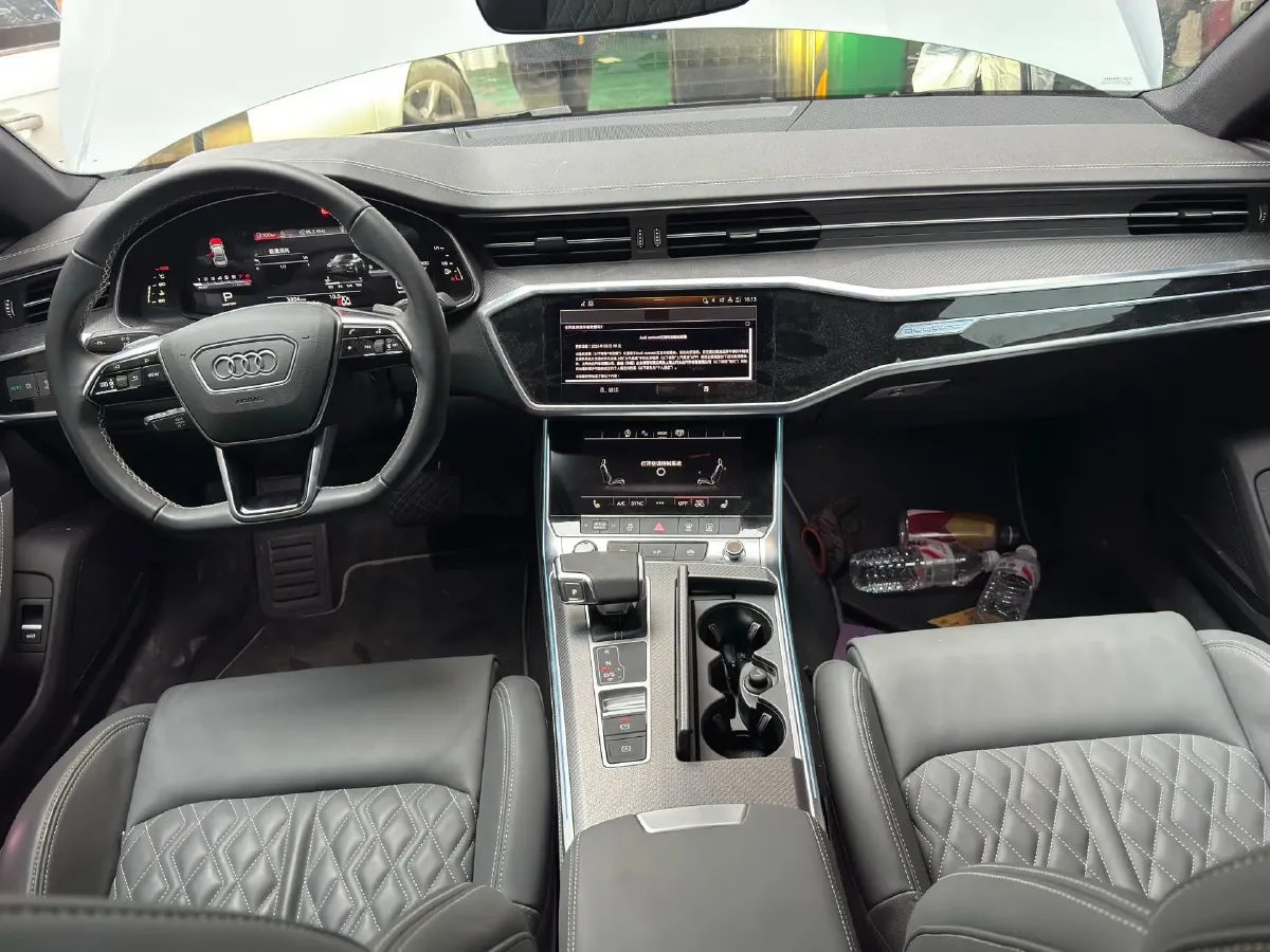 2024 Audi A7L 2.0T 245HP L4 7DCT,autocango,china used car exporter,china ev exporter,chinese used car exporter,chinese used ev exporter