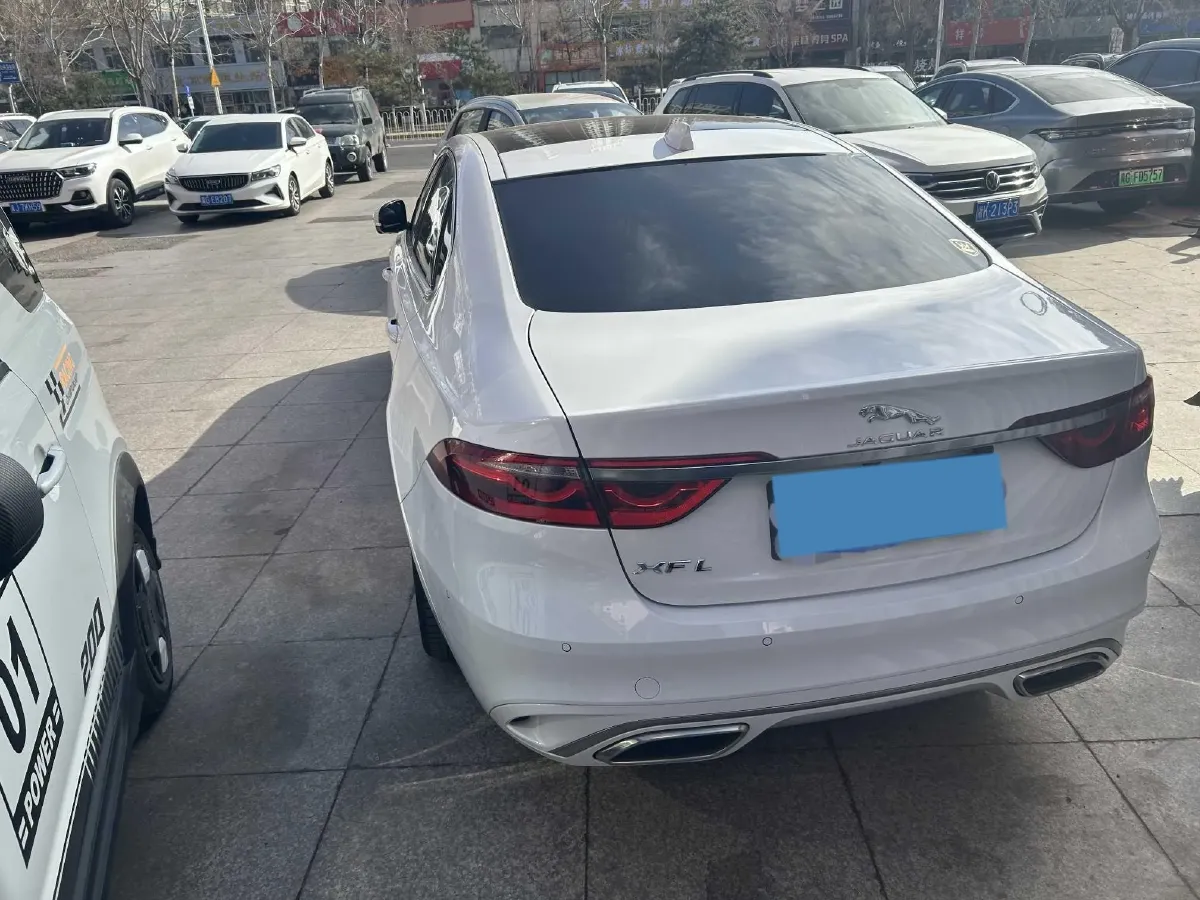 2022 Jaguar XFL 2.0T 250HP L4 8AT,autocango,china used car exporter,china ev exporter,chinese used car exporter,chinese used ev exporter