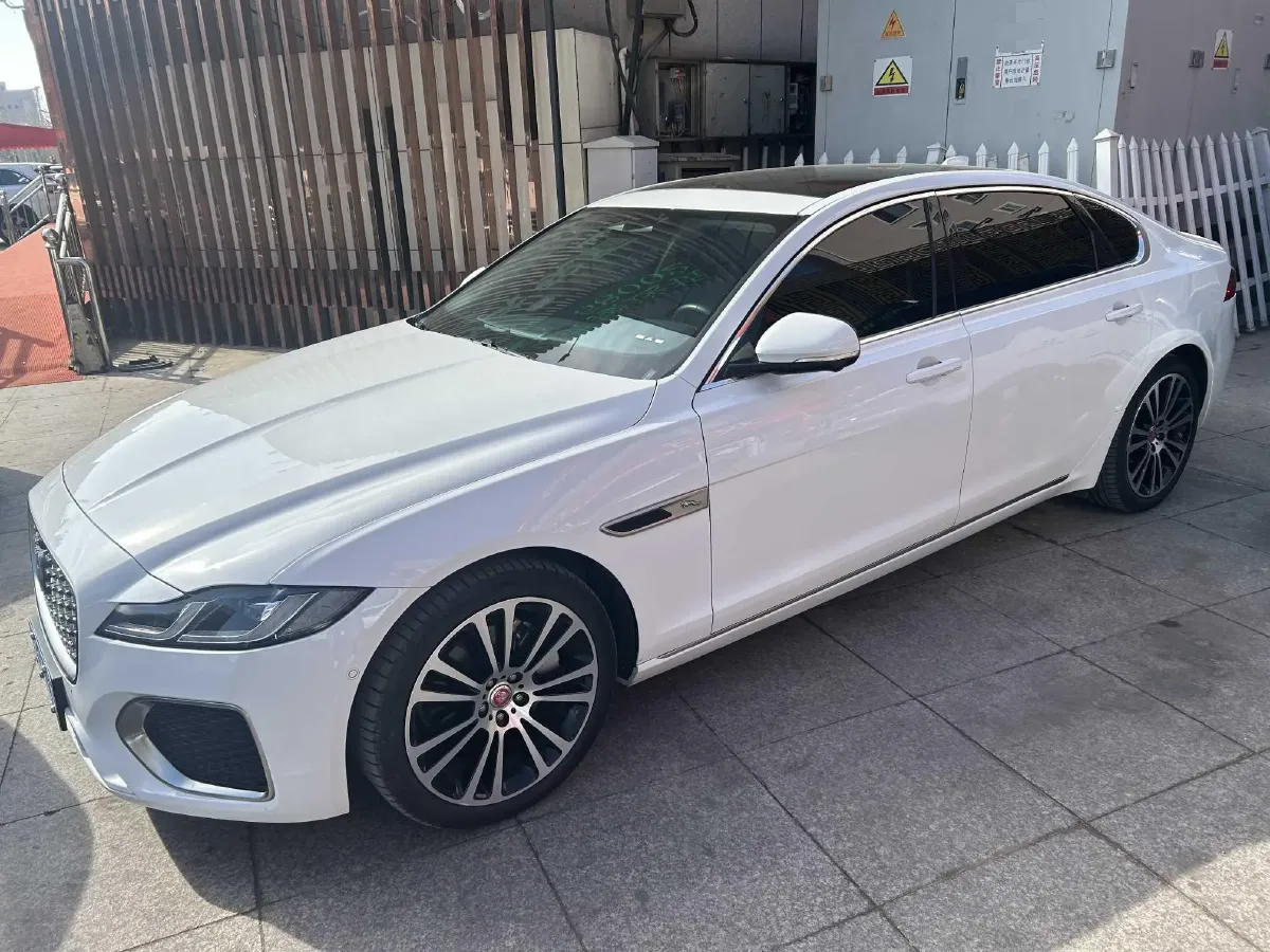 2022 Jaguar XFL 2.0T 250HP L4 8AT,autocango,china used car exporter,china ev exporter,chinese used car exporter,chinese used ev exporter