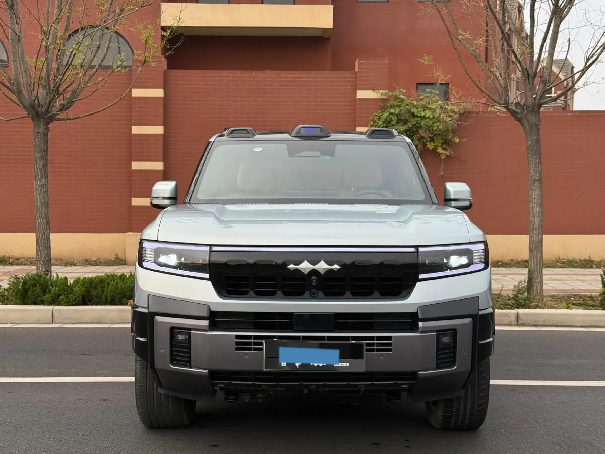 2025 FangChengBao Bao 8 2.0T 245HP L4 E-CVT PHEV 36.8KWH,autocango,china used car exporter,china ev exporter,chinese used car exporter,chinese used ev exporter