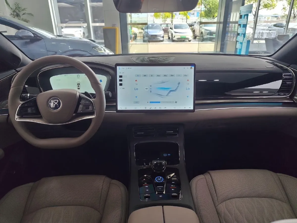 2025 BYD Han 1.5T 156HP L4 E-CVT PHEV,autocango,china used car exporter,china ev exporter,chinese used car exporter,chinese used ev exporter