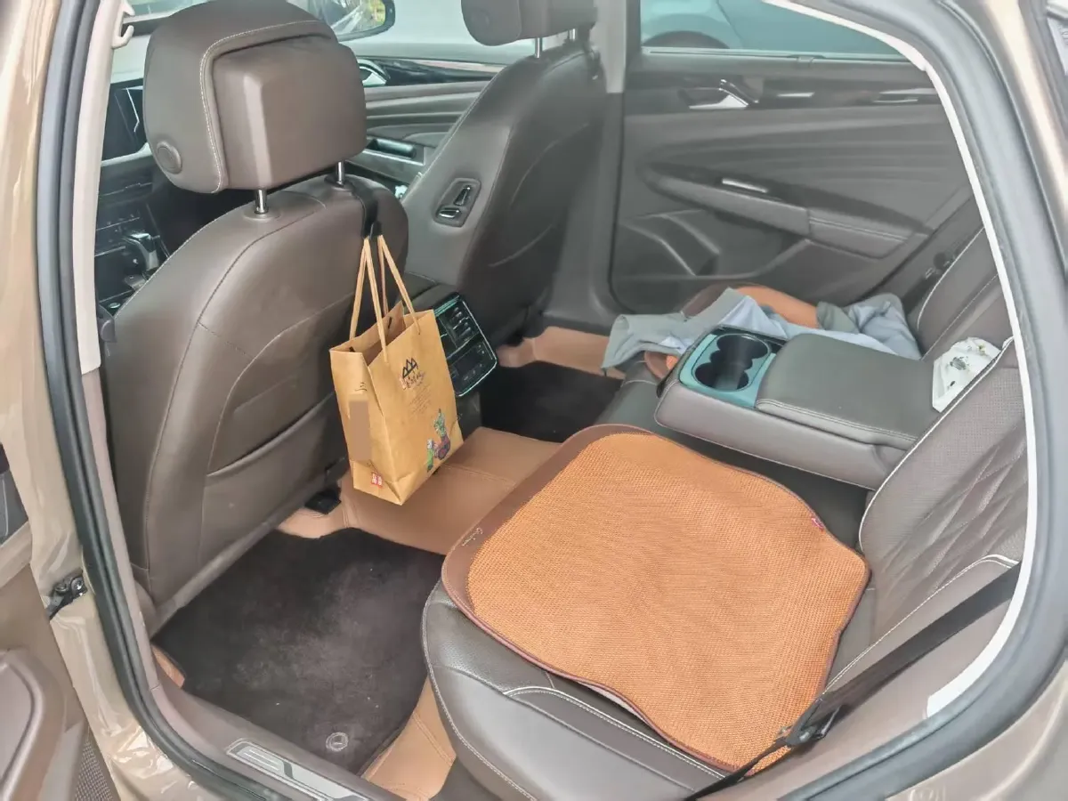 2020 Volkswagen Passat 2.0T 186HP L4 7DCT,autocango,china used car exporter,china ev exporter,chinese used car exporter,chinese used ev exporter