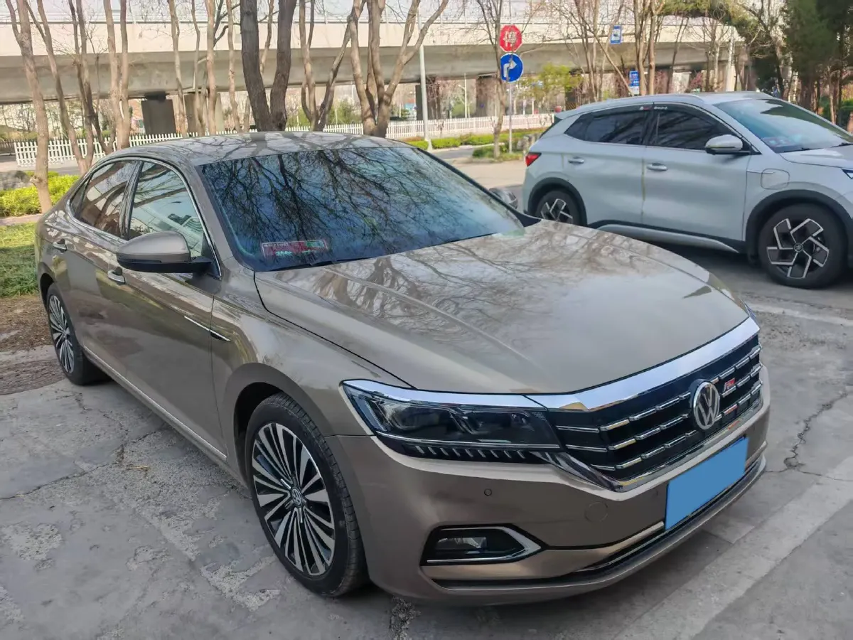 2020 Volkswagen Passat 2.0T 186HP L4 7DCT,autocango,china used car exporter,china ev exporter,chinese used car exporter,chinese used ev exporter