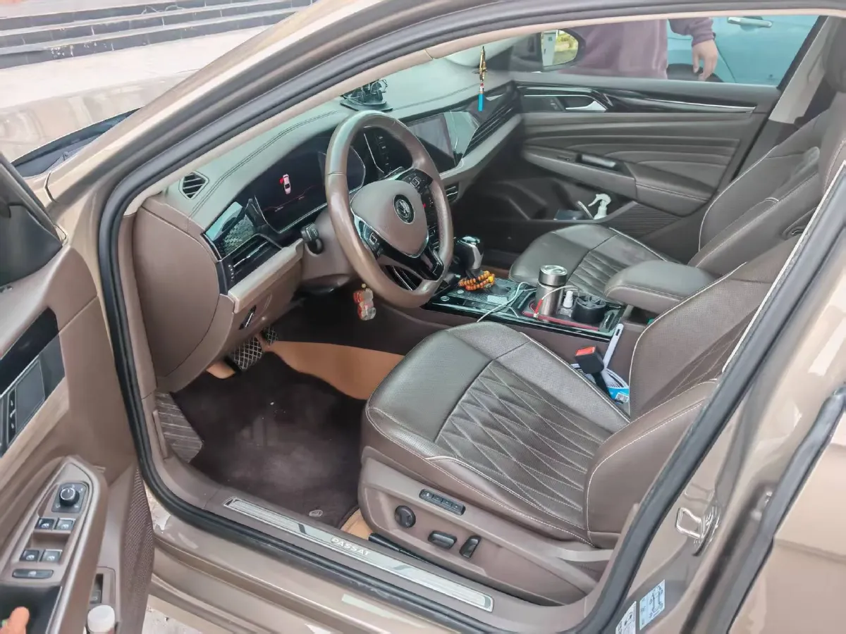 2020 Volkswagen Passat 2.0T 186HP L4 7DCT,autocango,china used car exporter,china ev exporter,chinese used car exporter,chinese used ev exporter