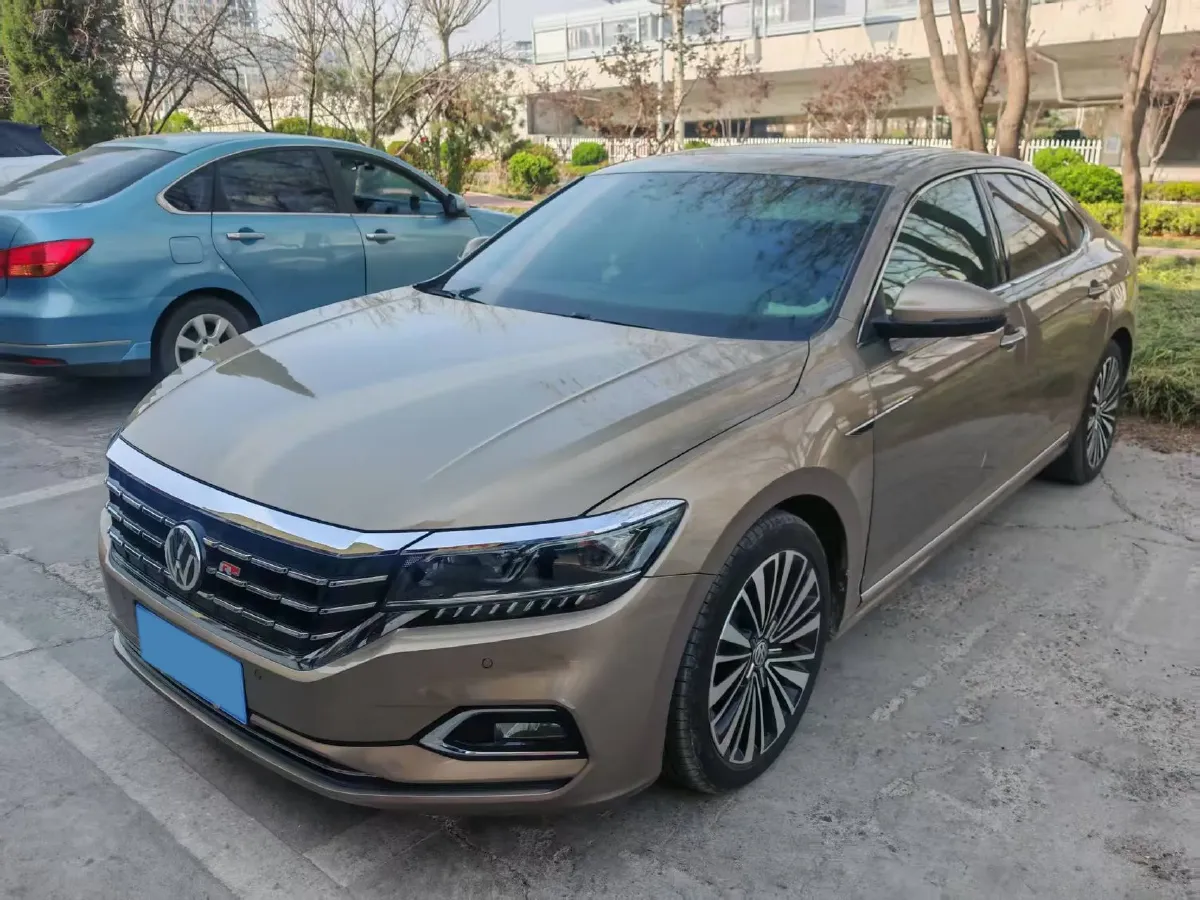 2020 Volkswagen Passat 2.0T 186HP L4 7DCT,autocango,china used car exporter,china ev exporter,chinese used car exporter,chinese used ev exporter
