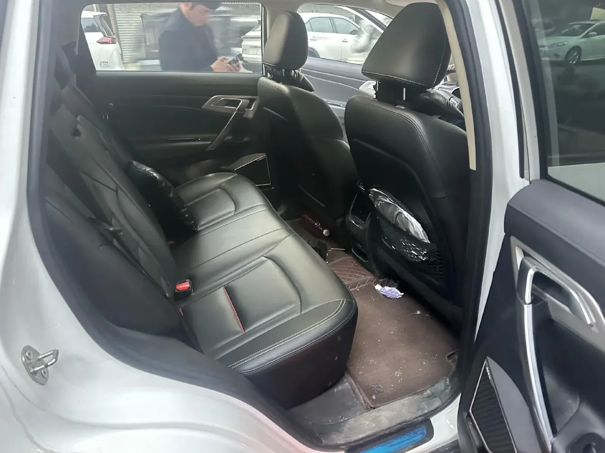 2020 Roewe i6 1.5T 169HP L4 7DCT,autocango,china used car exporter,china ev exporter,chinese used car exporter,chinese used ev exporter