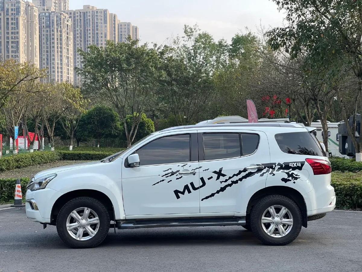 2018 Isuzu Mu-X 3.0T 177HP L4 6AT,autocango,china used car exporter,china ev exporter,chinese used car exporter,chinese used ev exporter