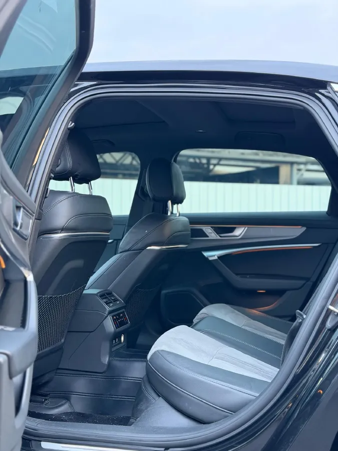 2022 Audi A6L 2.0T 224HP L4 7DCT,autocango,china used car exporter,china ev exporter,chinese used car exporter,chinese used ev exporter