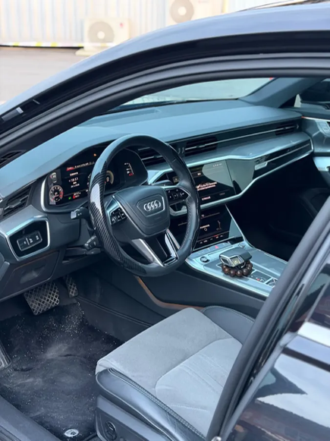 2022 Audi A6L 2.0T 224HP L4 7DCT,autocango,china used car exporter,china ev exporter,chinese used car exporter,chinese used ev exporter