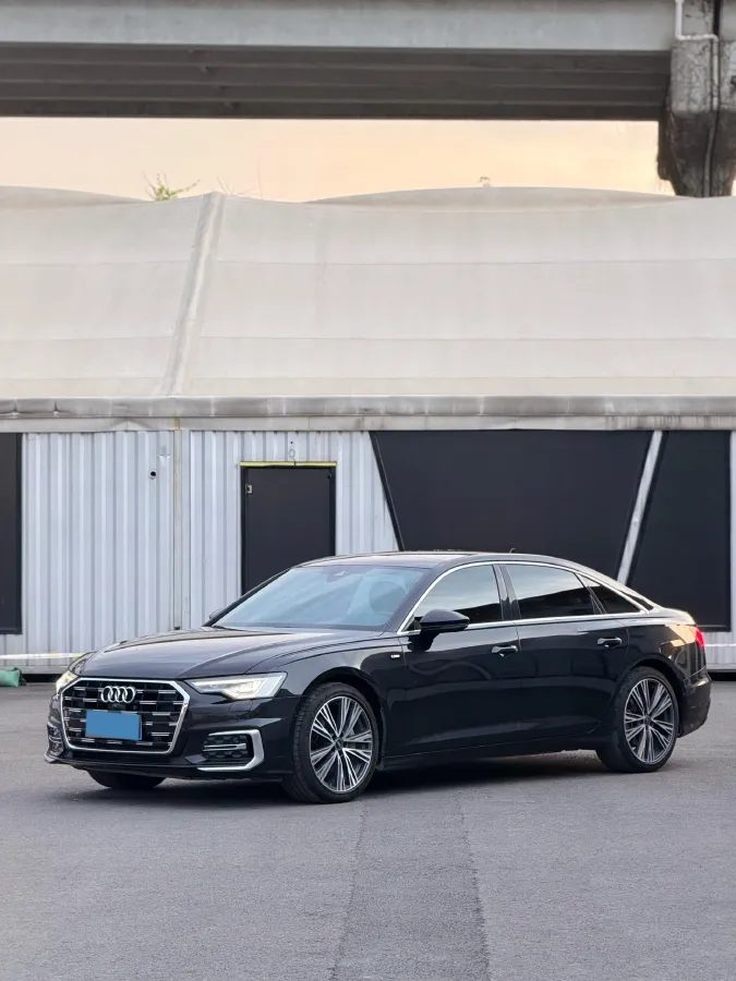 2022 Audi A6L 2.0T 224HP L4 7DCT,autocango,china used car exporter,china ev exporter,chinese used car exporter,chinese used ev exporter