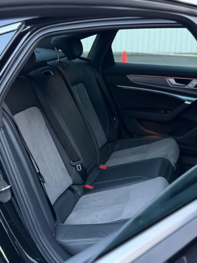 2022 Audi A6L 2.0T 224HP L4 7DCT,autocango,china used car exporter,china ev exporter,chinese used car exporter,chinese used ev exporter