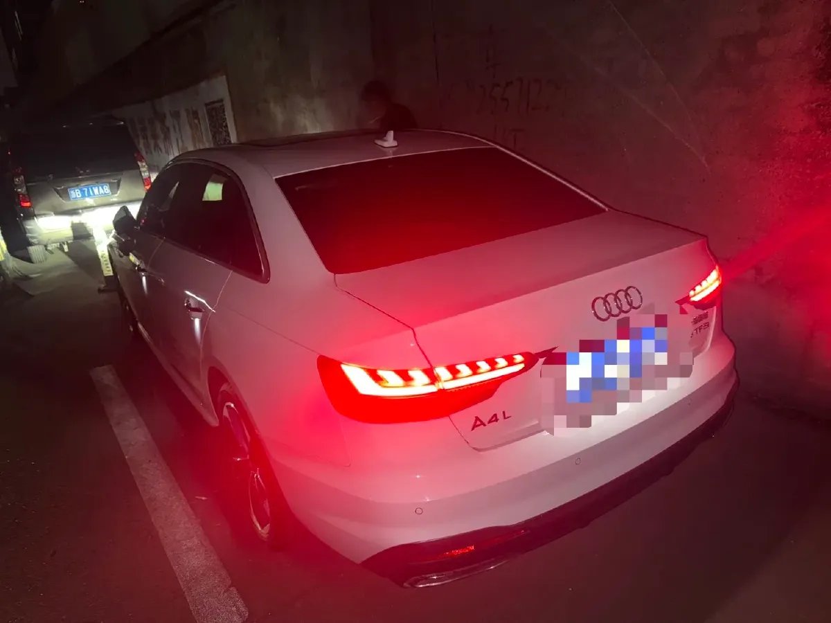 2023 Audi A4L 2.0T 190HP L4 7DCT,autocango,china used car exporter,china ev exporter,chinese used car exporter,chinese used ev exporter