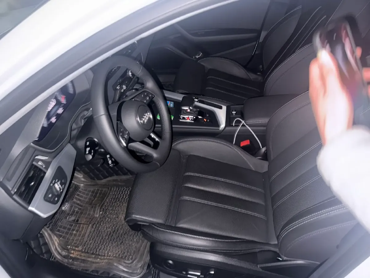 2023 Audi A4L 2.0T 190HP L4 7DCT,autocango,china used car exporter,china ev exporter,chinese used car exporter,chinese used ev exporter