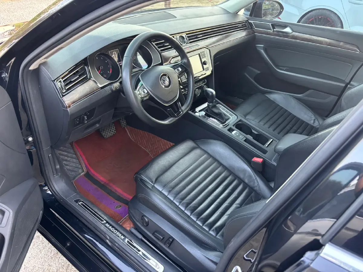 2018 Volkswagen Magotan 1.8T 180HP L4 7DCT,autocango,china used car exporter,china ev exporter,chinese used car exporter,chinese used ev exporter